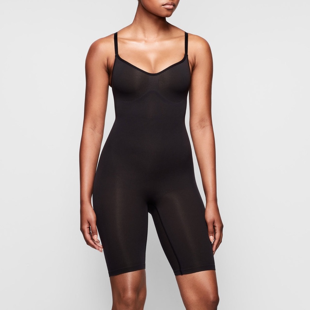 SKIMS Sculpting Seamless Mid-Thigh Bodysuit in Onyx Black 2X/3X - Picture 9 of 9